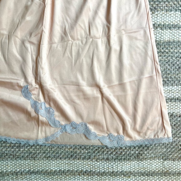 Vintage Pink Lace Trim Slip Skirt - Picture 3 of 5